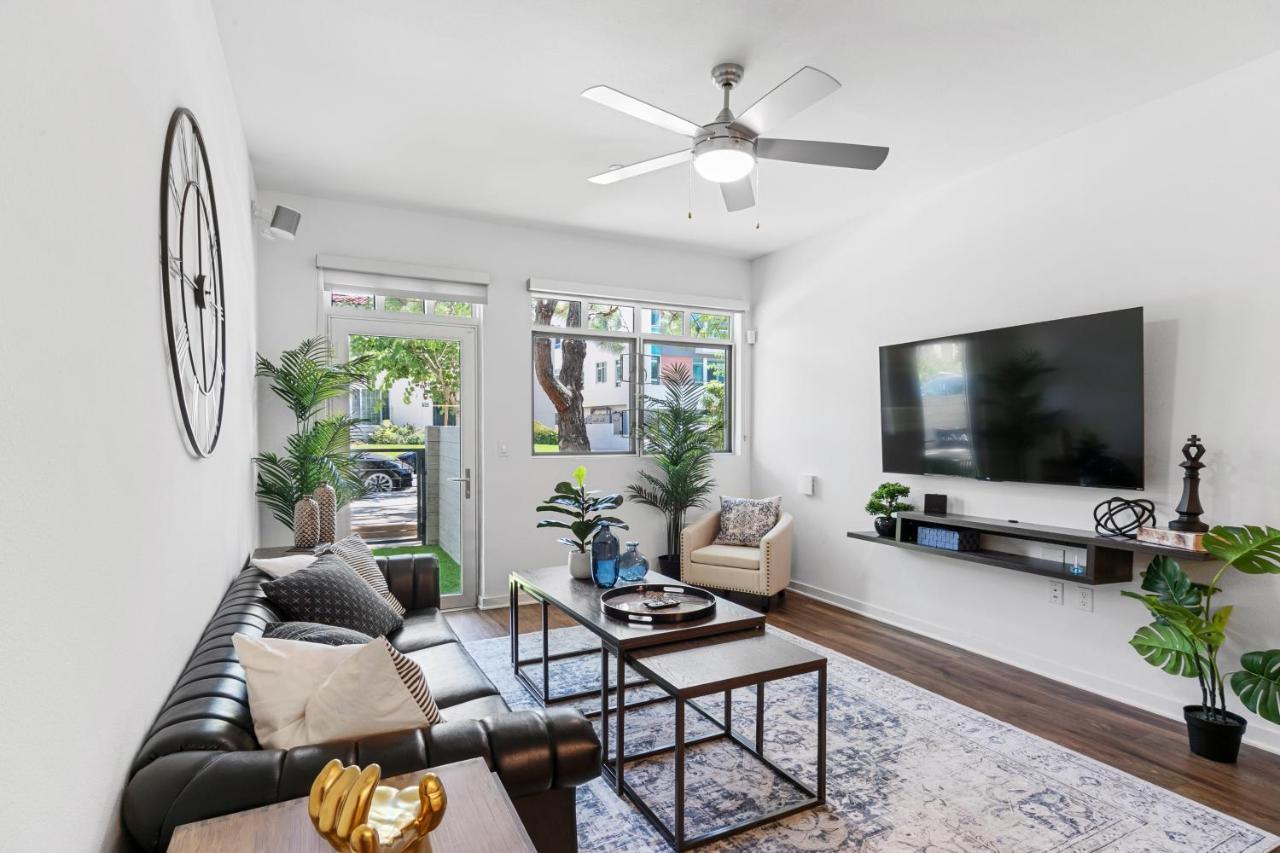 Beverly Grove Chic City Oasis 2 Bedroom Apt With Den 138 Лос-Анджелес Екстер'єр фото