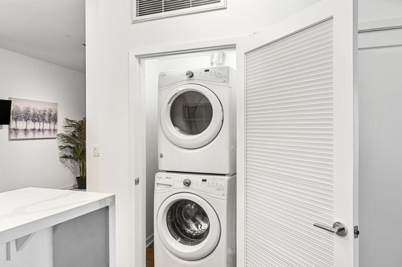 Beverly Grove Chic City Oasis 2 Bedroom Apt With Den 138 Лос-Анджелес Екстер'єр фото