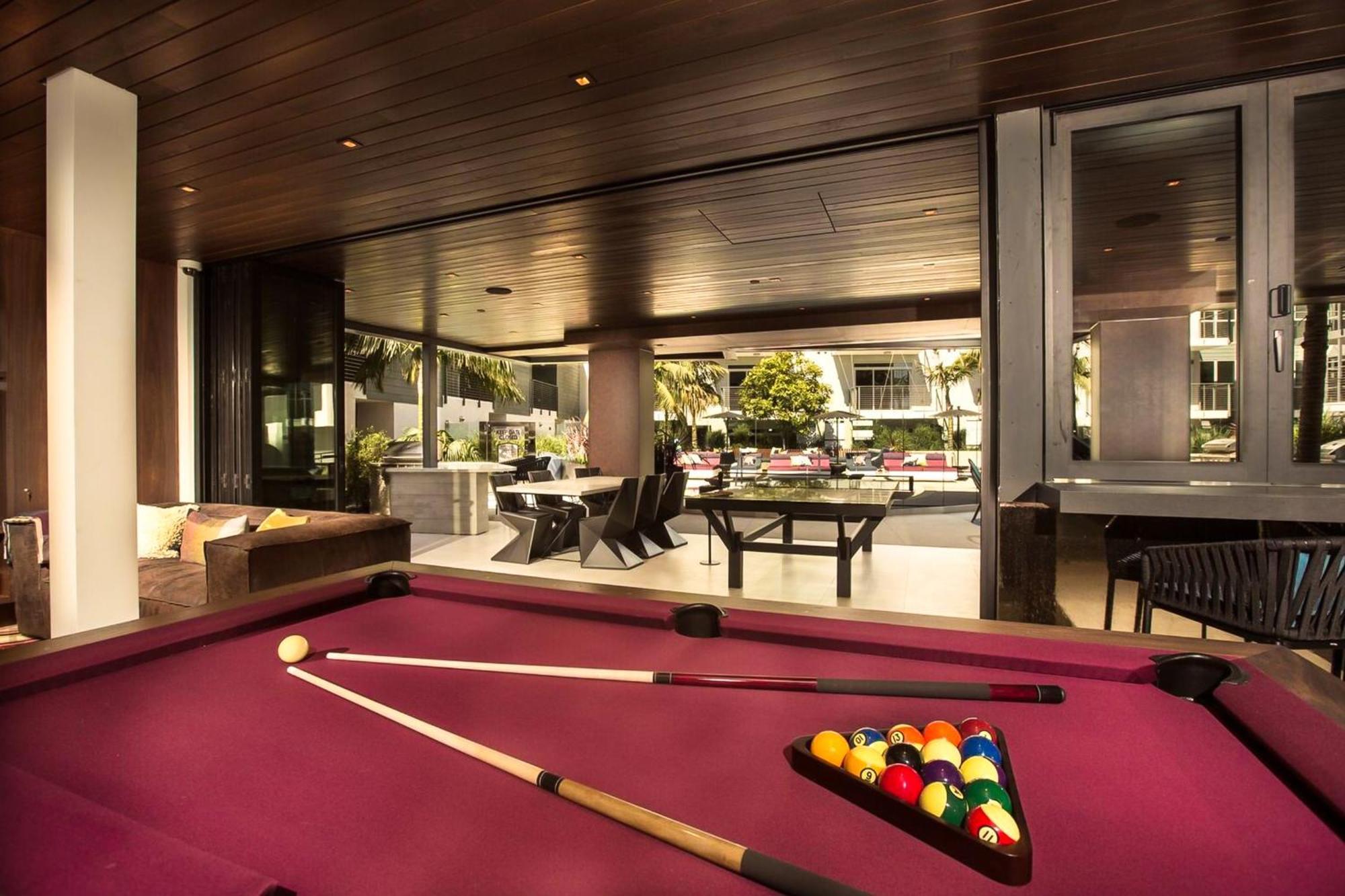 Beverly Grove Chic City Oasis 2 Bedroom Apt With Den 138 Лос-Анджелес Екстер'єр фото