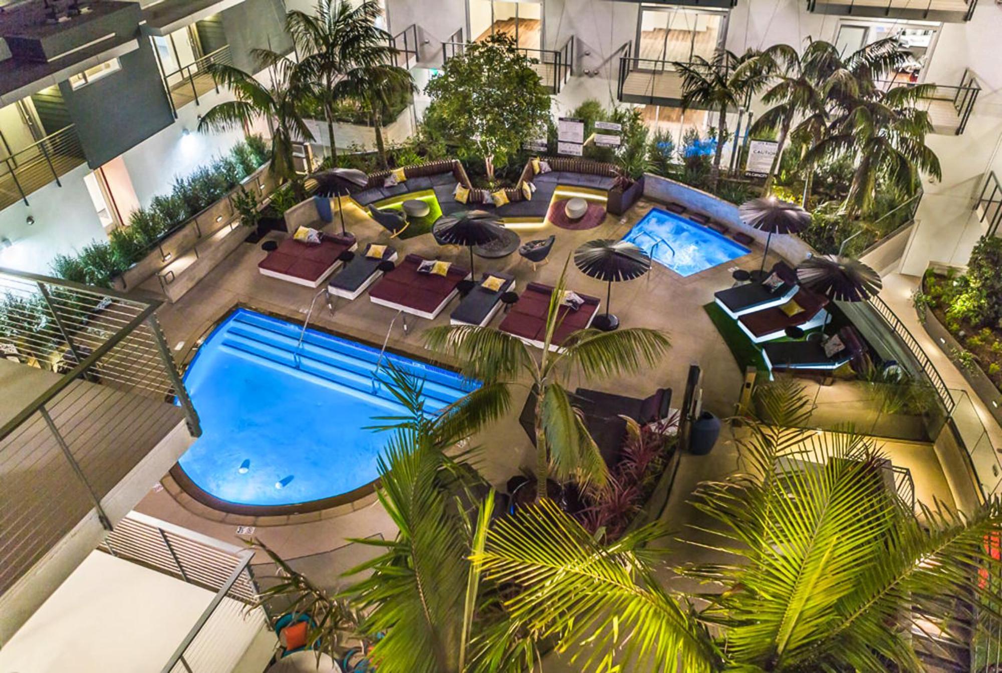 Beverly Grove Chic City Oasis 2 Bedroom Apt With Den 138 Лос-Анджелес Екстер'єр фото